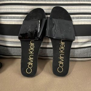 Womens slides